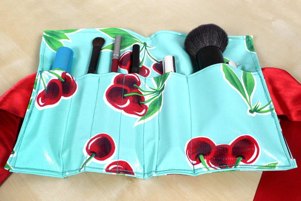 Oilcloth Brush Holder