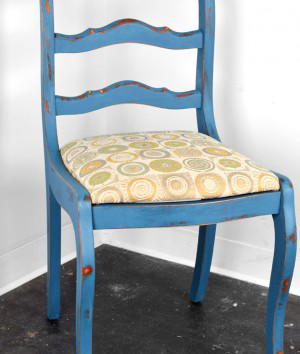 How to Measure Dining Room Chairs for Upholstery Fabric