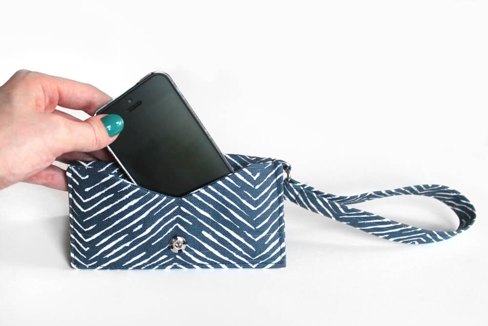 DIY Cell Phone Wristlet