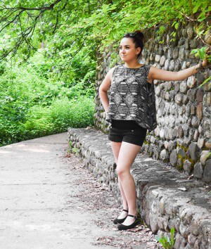 How to Make a Sleeveless Blouse with a Zipper