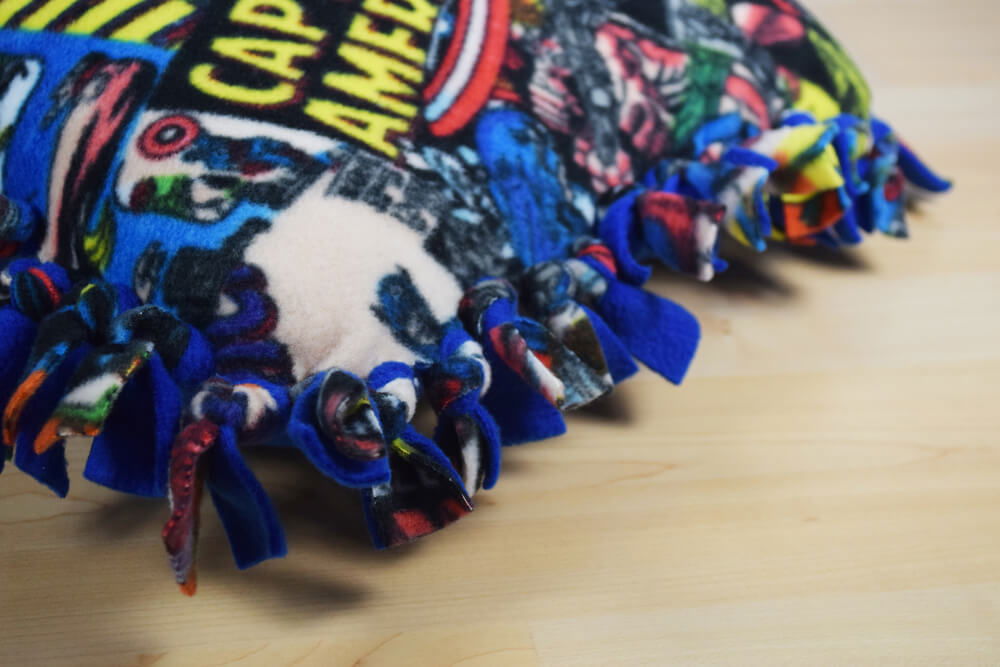 How to make a no sew fleece pillow - finished