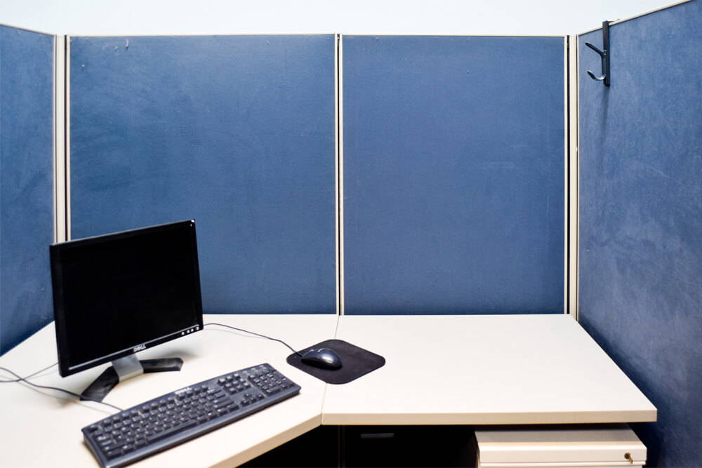 ofs-cubicle-makeover-before-1