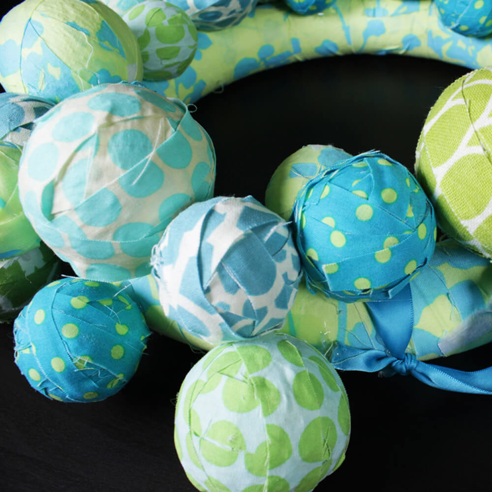 fabric ball wreath finished-1