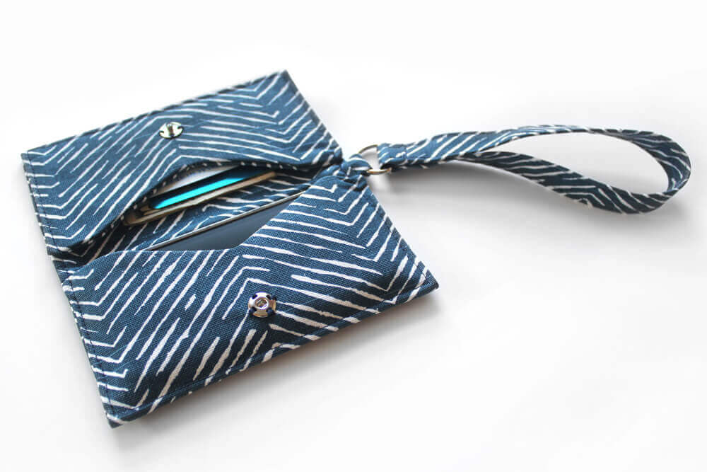 DIY Phone Wristlet