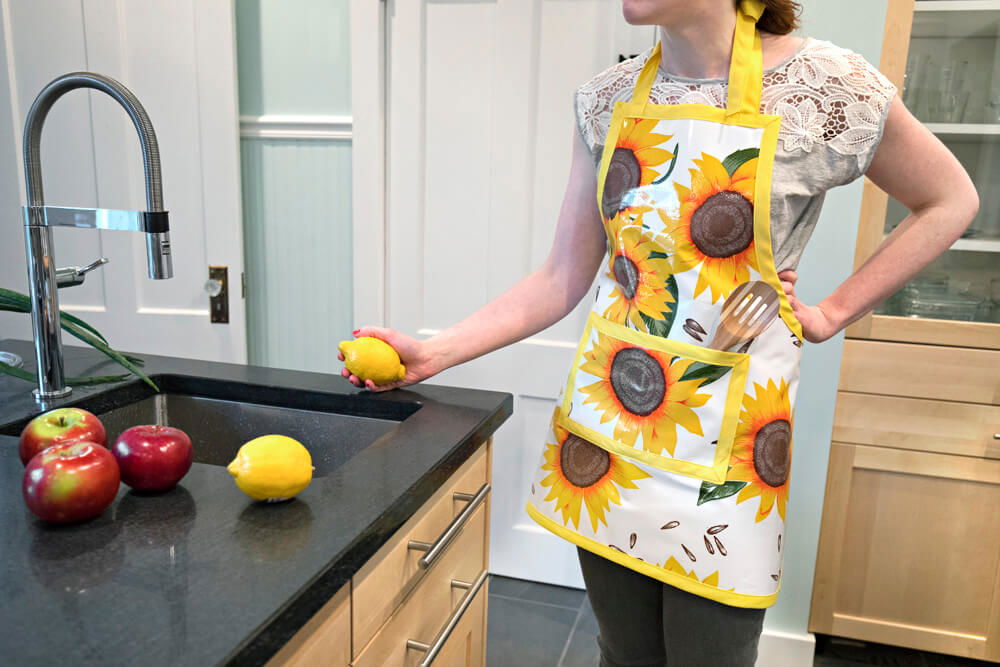 How to Make an Oilcloth Apron