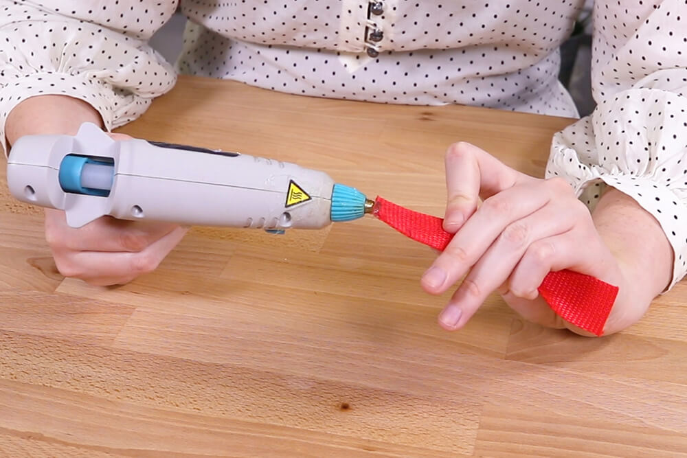Apply Glue