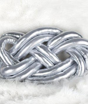 How to Make a Knotted Throw Pillow
