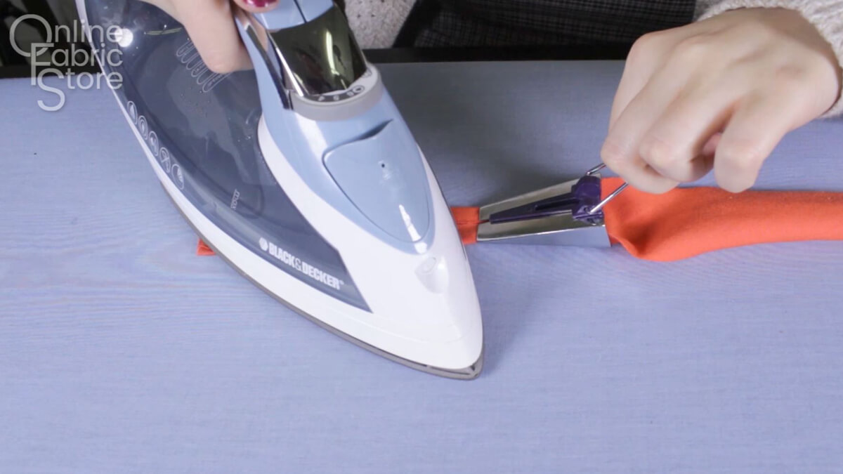 Bias tape maker