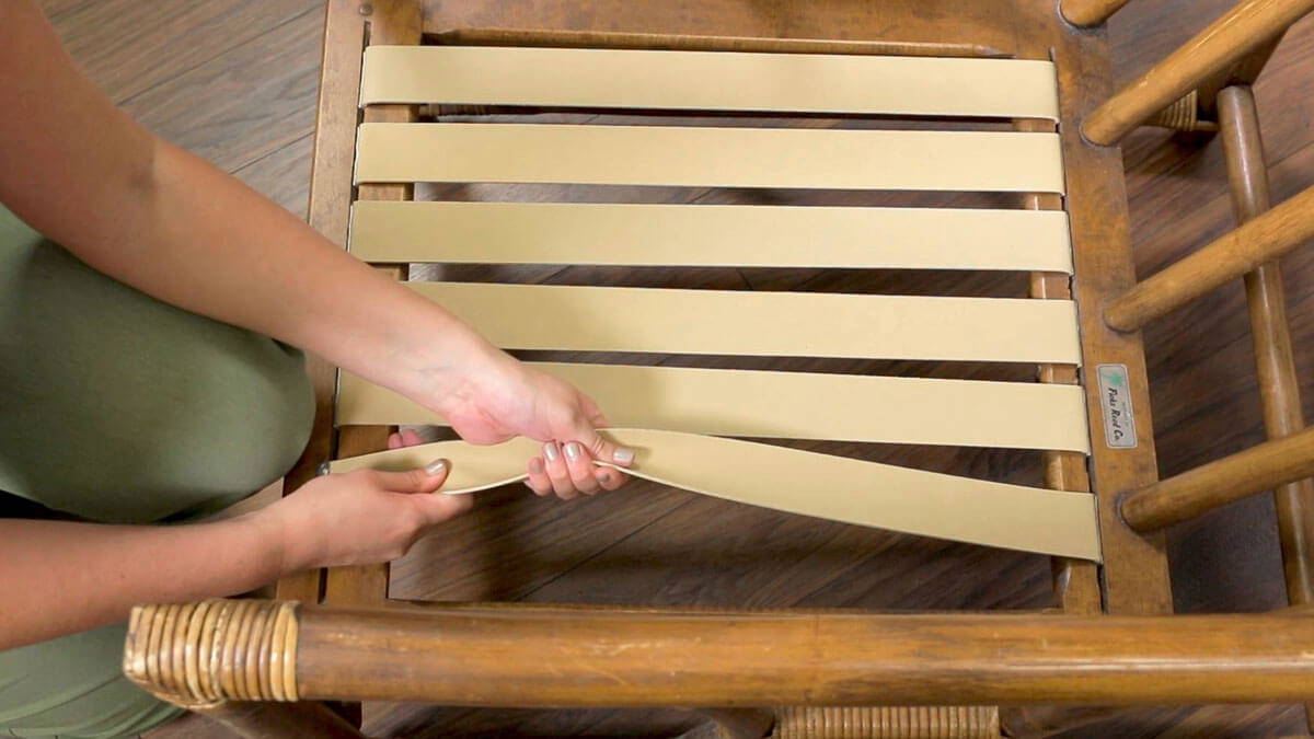 rubber-webbing-pull-the-webbing