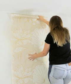 How to Hang Wallpaper