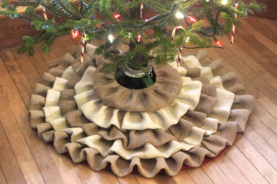 burlap-tree-skirt-finished-2